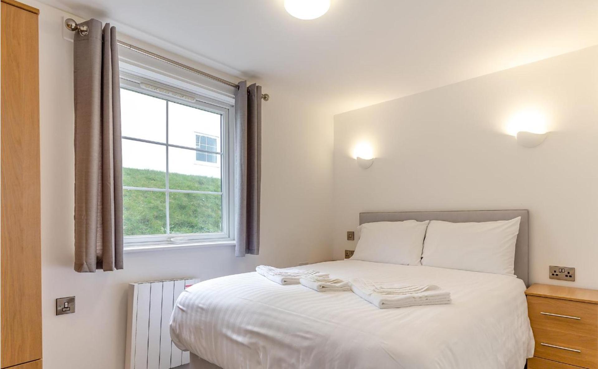 Beautiful 2-Bed Apartment In Ilfracombe Exteriör bild